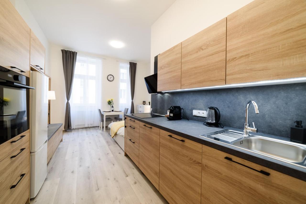 New Apartments Near Dancing House Прага Екстер'єр фото