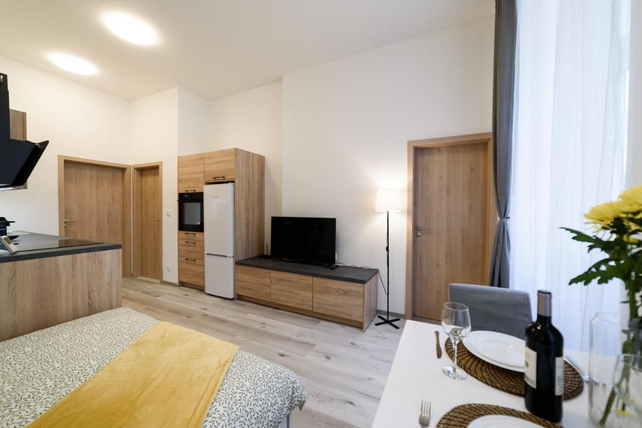 New Apartments Near Dancing House Прага Екстер'єр фото