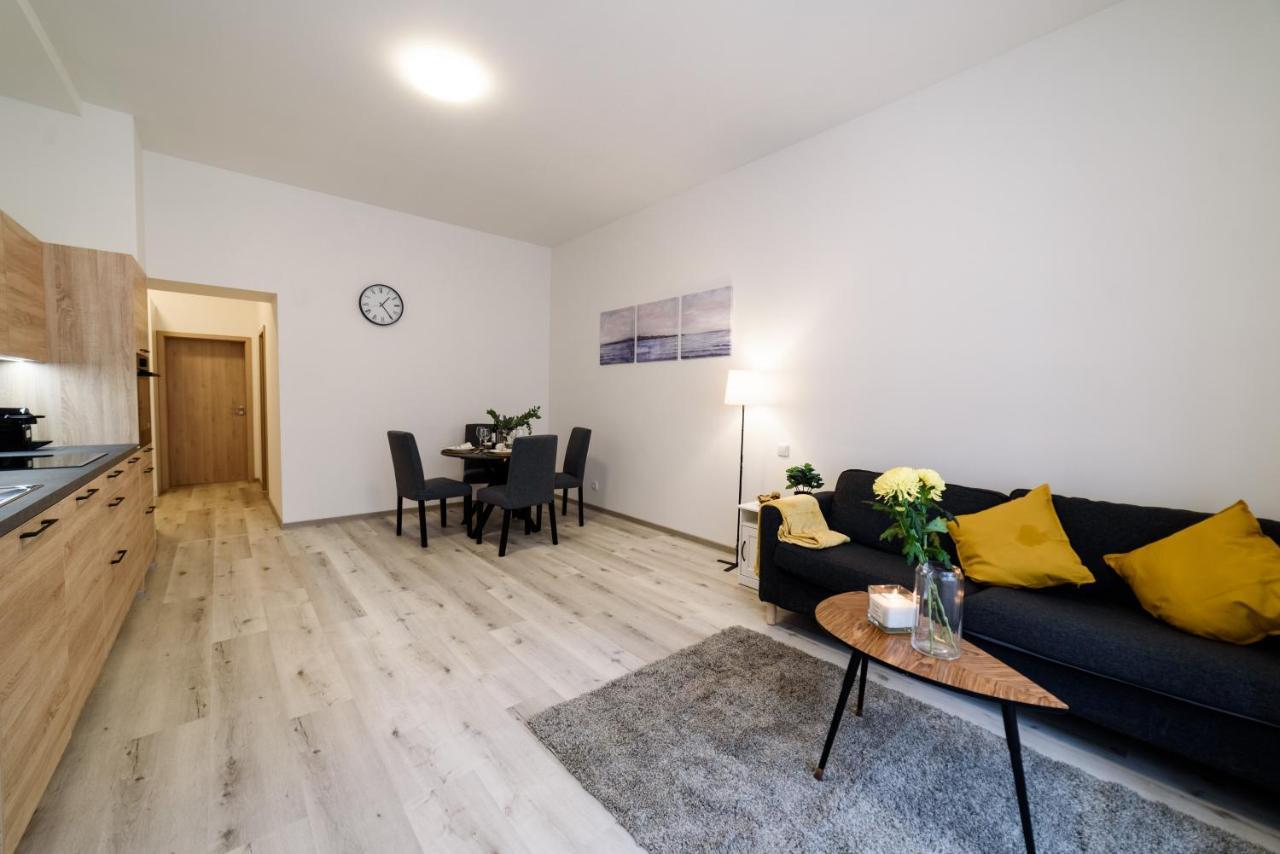 New Apartments Near Dancing House Прага Екстер'єр фото
