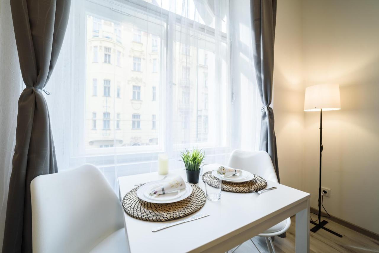 New Apartments Near Dancing House Прага Екстер'єр фото