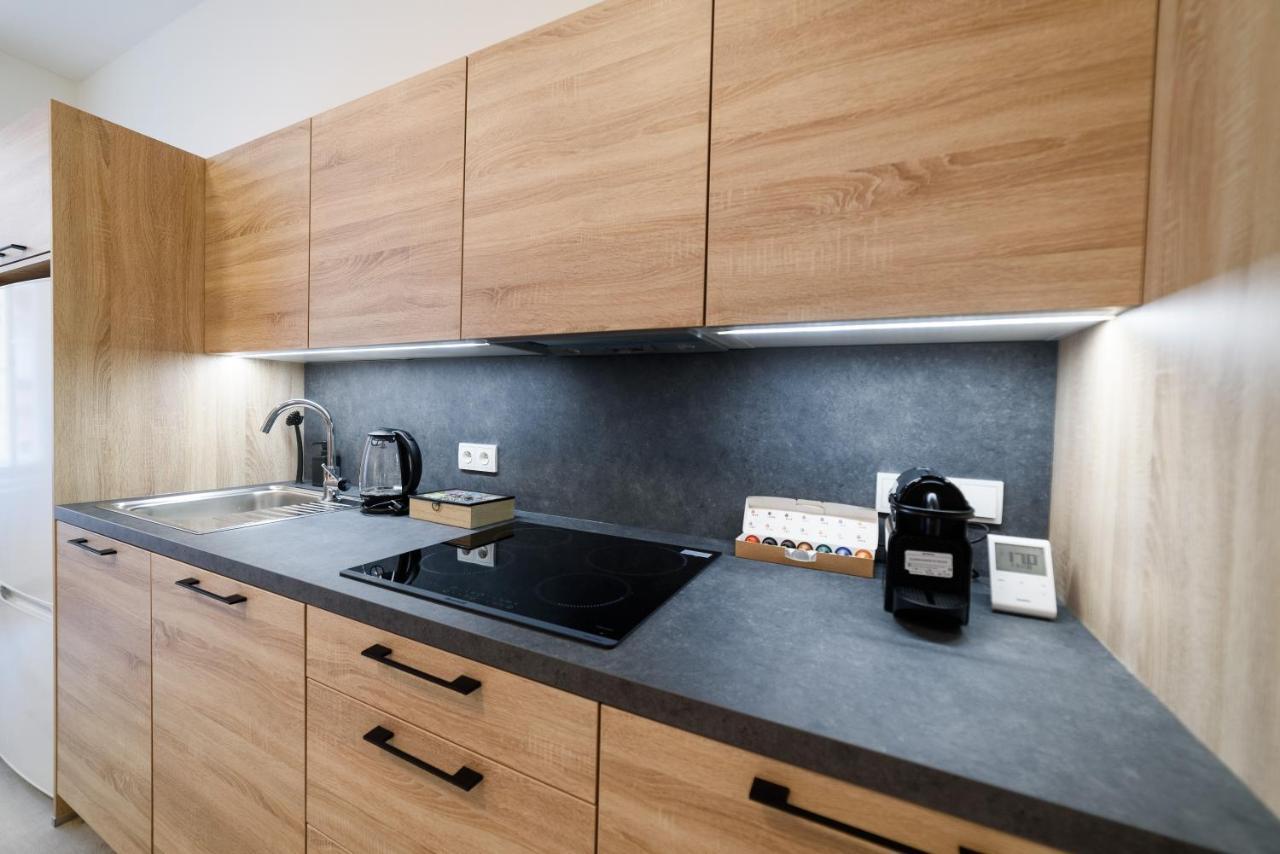 New Apartments Near Dancing House Прага Екстер'єр фото