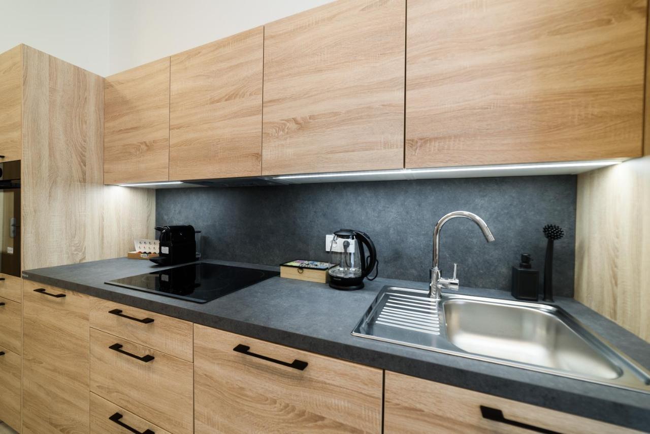 New Apartments Near Dancing House Прага Екстер'єр фото